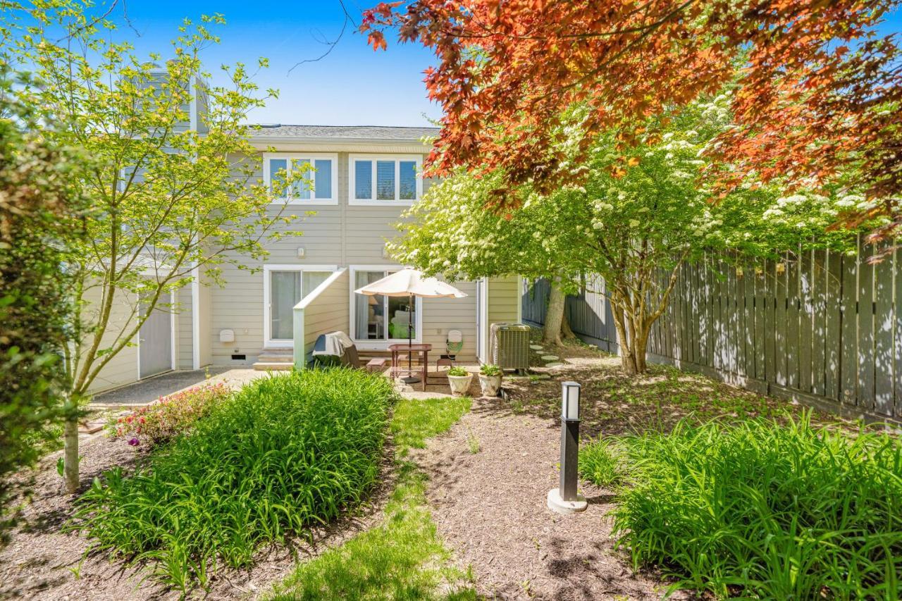 Scarborough Village - 245 Country Club Dr, Unit #608 リホーボス・ビーチ エクステリア 写真