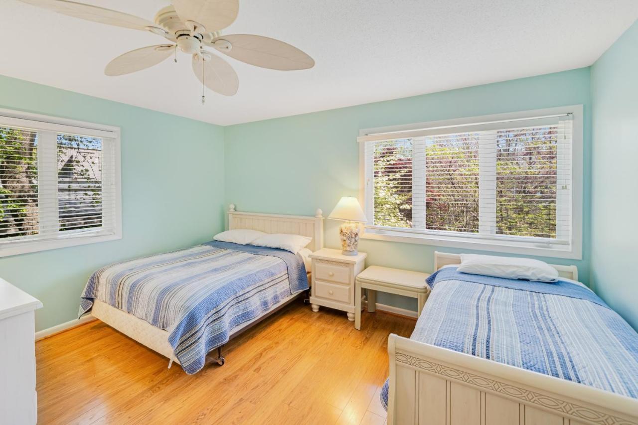 Scarborough Village - 245 Country Club Dr, Unit #608 リホーボス・ビーチ エクステリア 写真