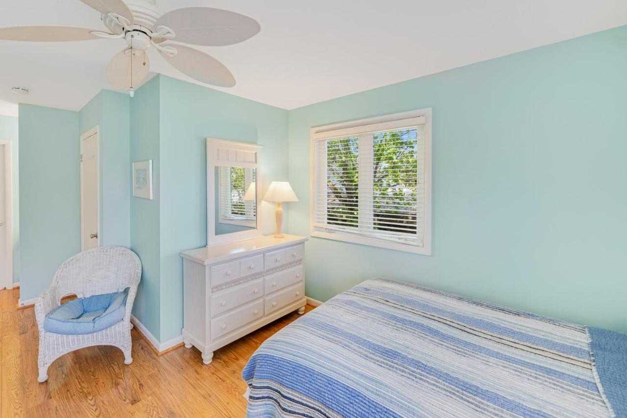 Scarborough Village - 245 Country Club Dr, Unit #608 リホーボス・ビーチ エクステリア 写真